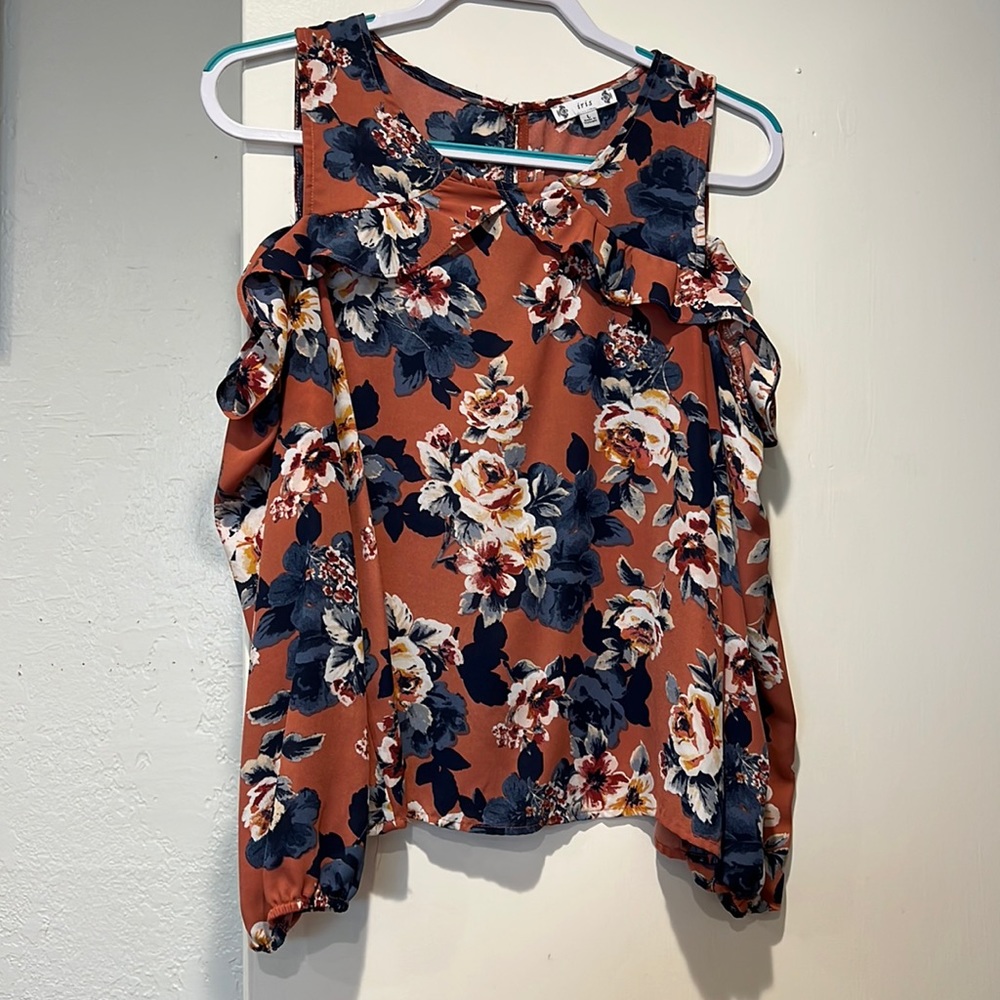 Cut off shoulder blouse